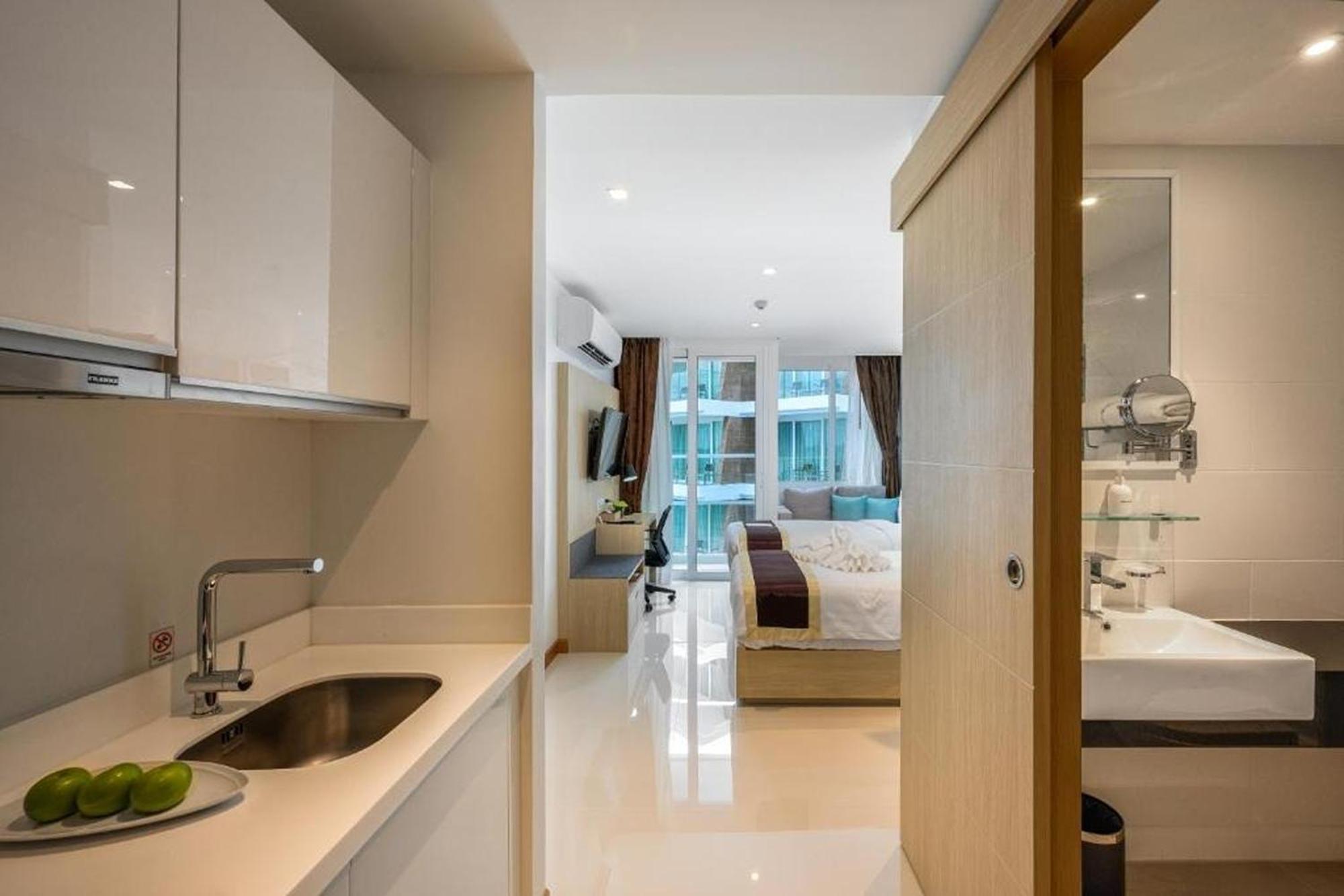 The Beachfront Hotel Phuket Rawai Екстер'єр фото
