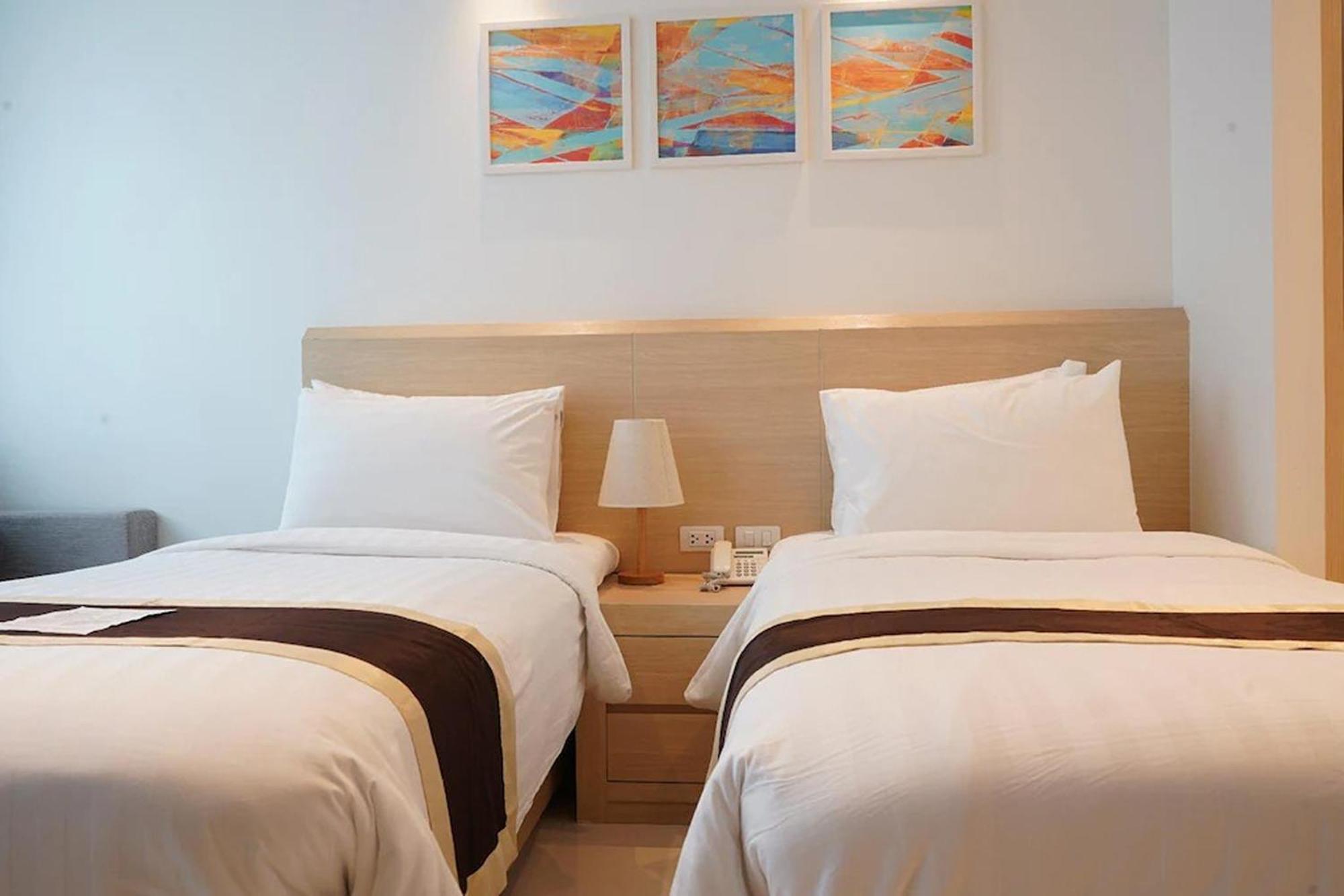 The Beachfront Hotel Phuket Rawai Екстер'єр фото