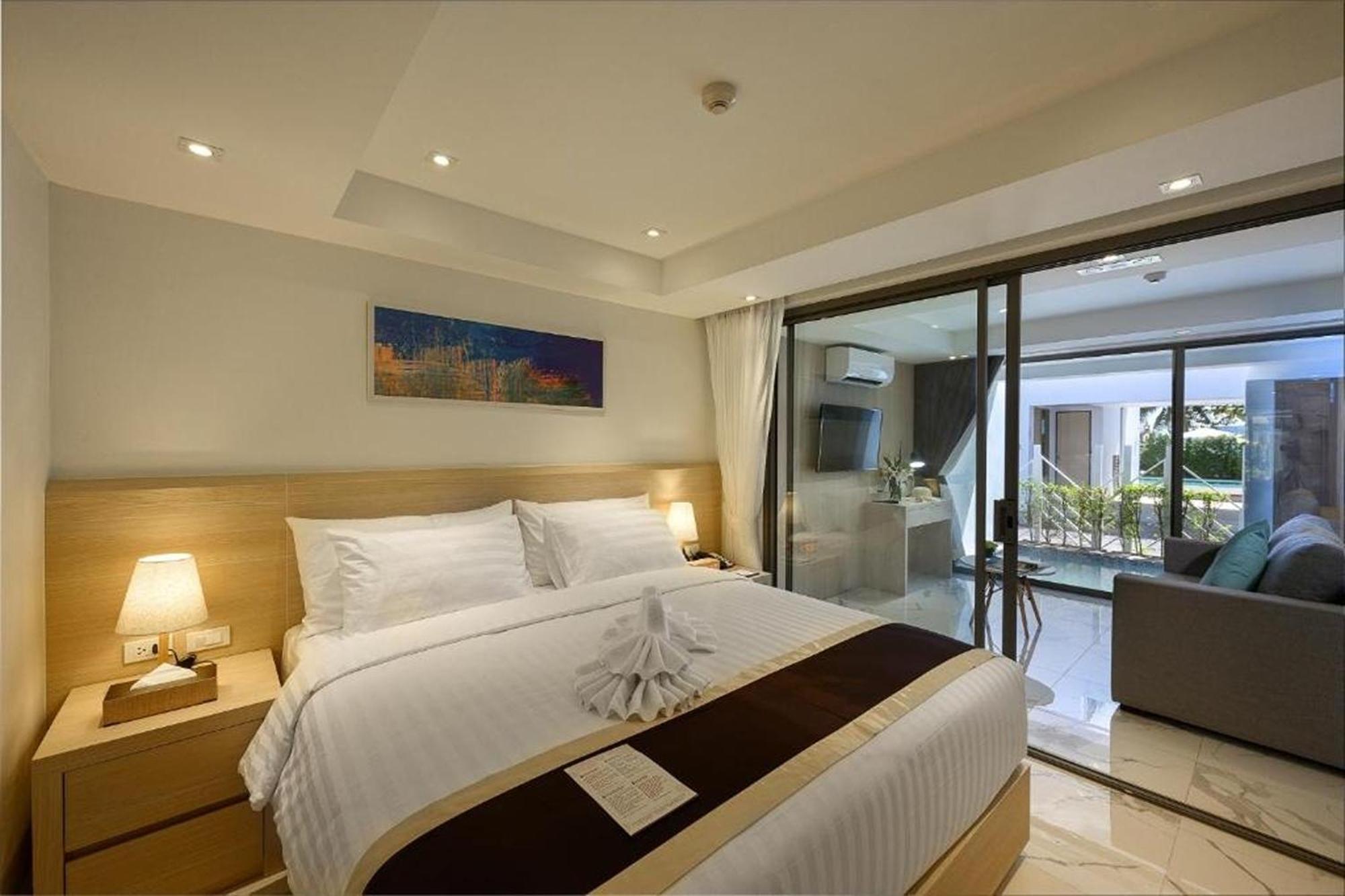 The Beachfront Hotel Phuket Rawai Екстер'єр фото