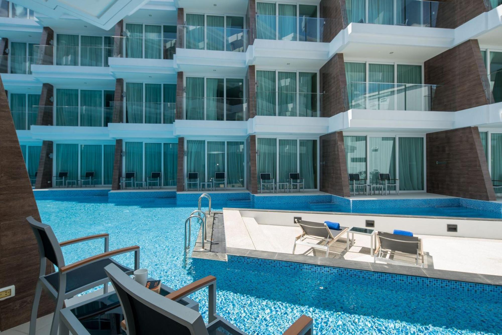 The Beachfront Hotel Phuket Rawai Екстер'єр фото