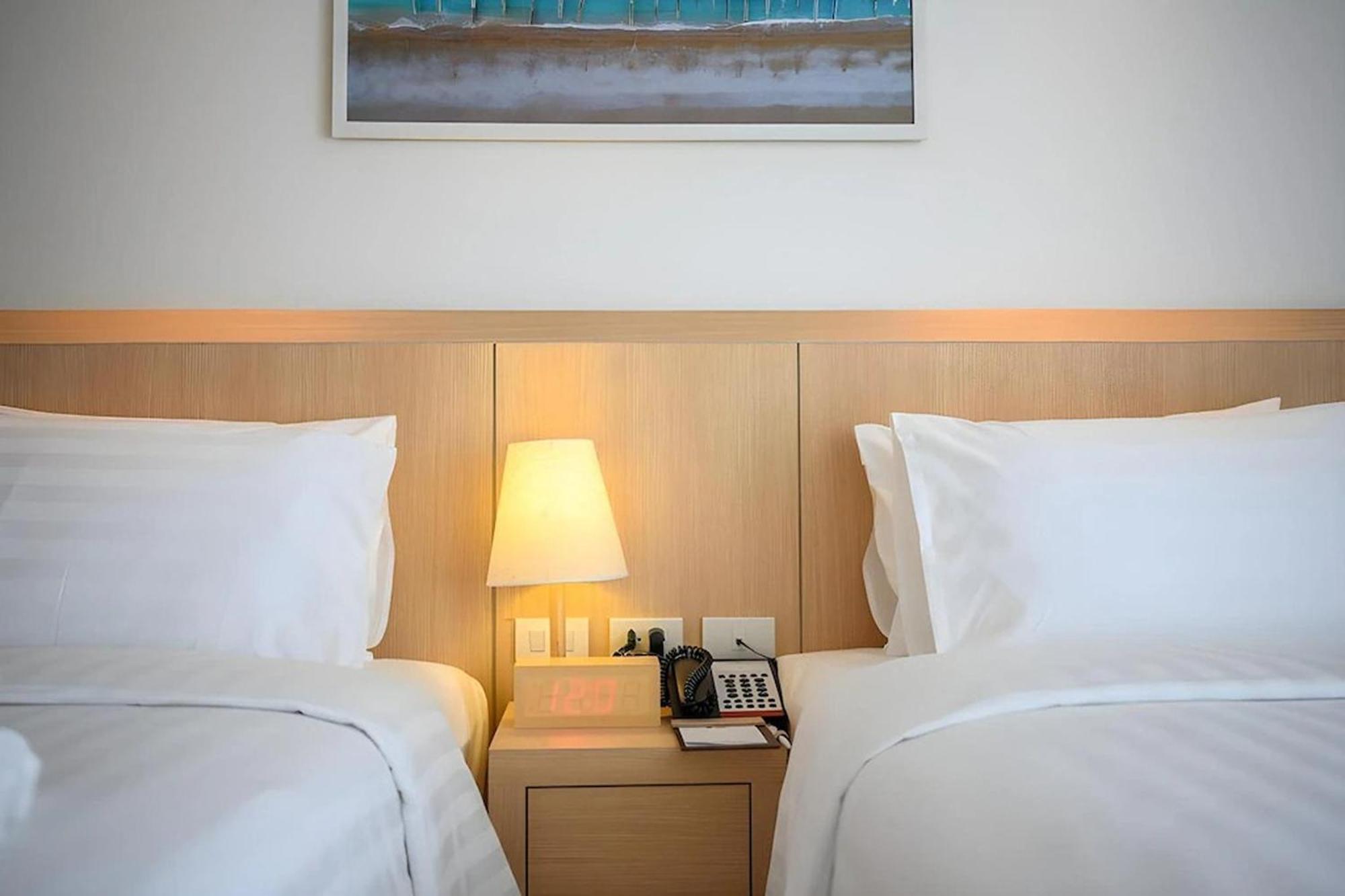 The Beachfront Hotel Phuket Rawai Екстер'єр фото